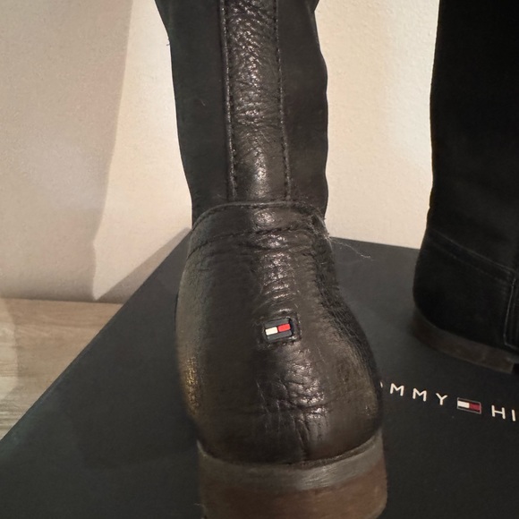 Amazon.com: Tommy Hilfiger, Mens, Tarlin, Black, 7.5, M  Black leather boots Tommy Hilfiger 7.5